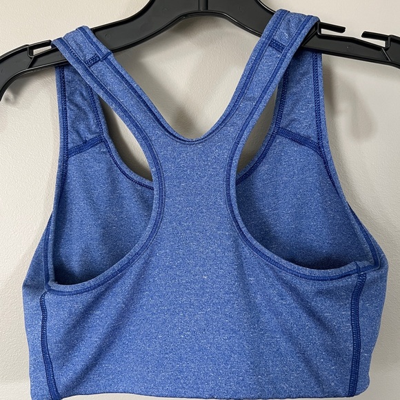 Women’s Nike Swoosh Dri-FIT Sports Bra - Picture 2 of 4